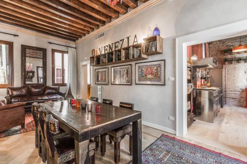 Ca' Via della Seta — 4-Star Luxury Hotel in Venice, Italy