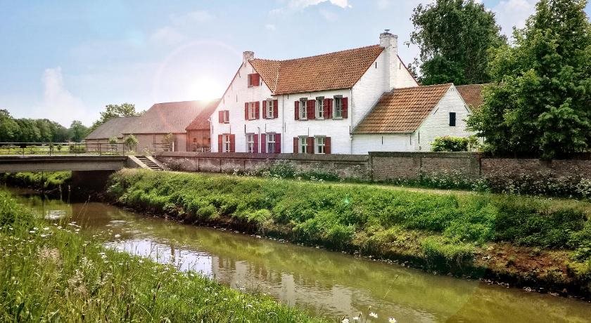 B&B Hullebrug — 4-Star Luxury Hotel in Nijlen, Belgium