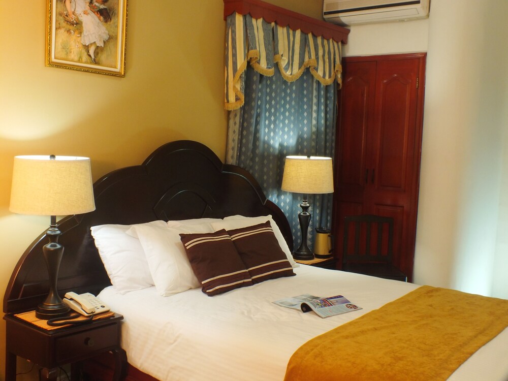 Hotel Puerta del Sol — David — photo 2