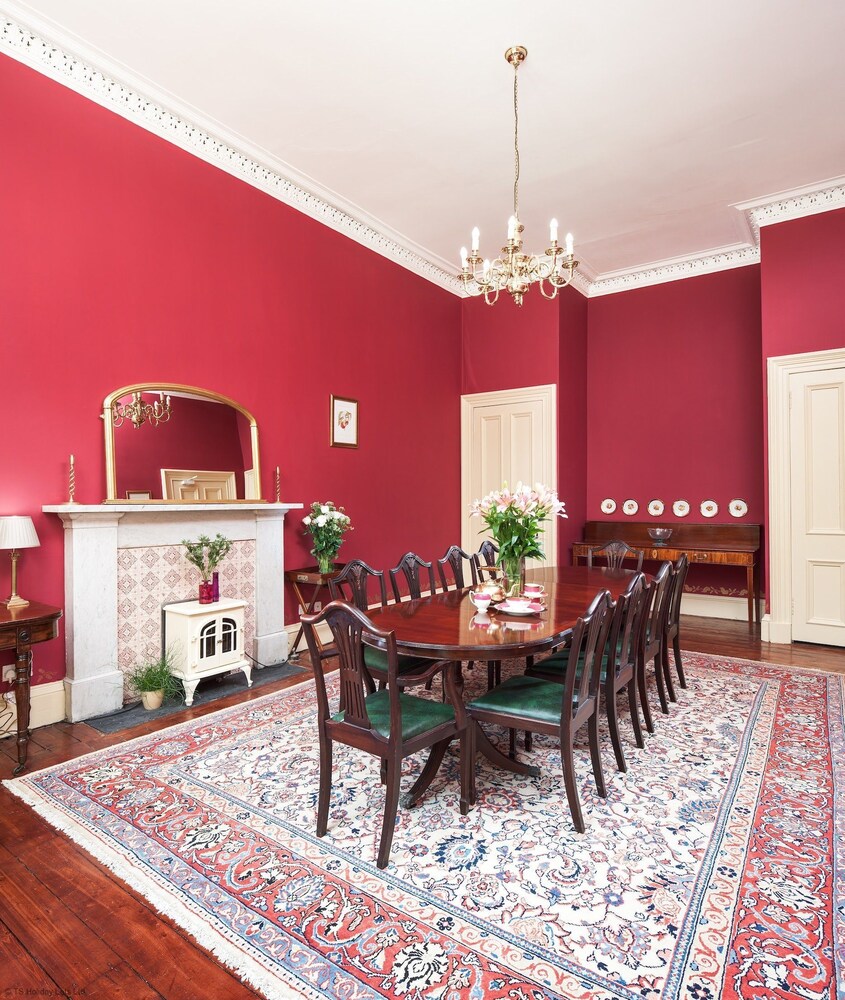 Crown Gardens - carbon neutral hotel in Glasgow