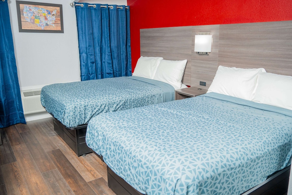 Econo Lodge Clarks Summit Scranton - photo 5