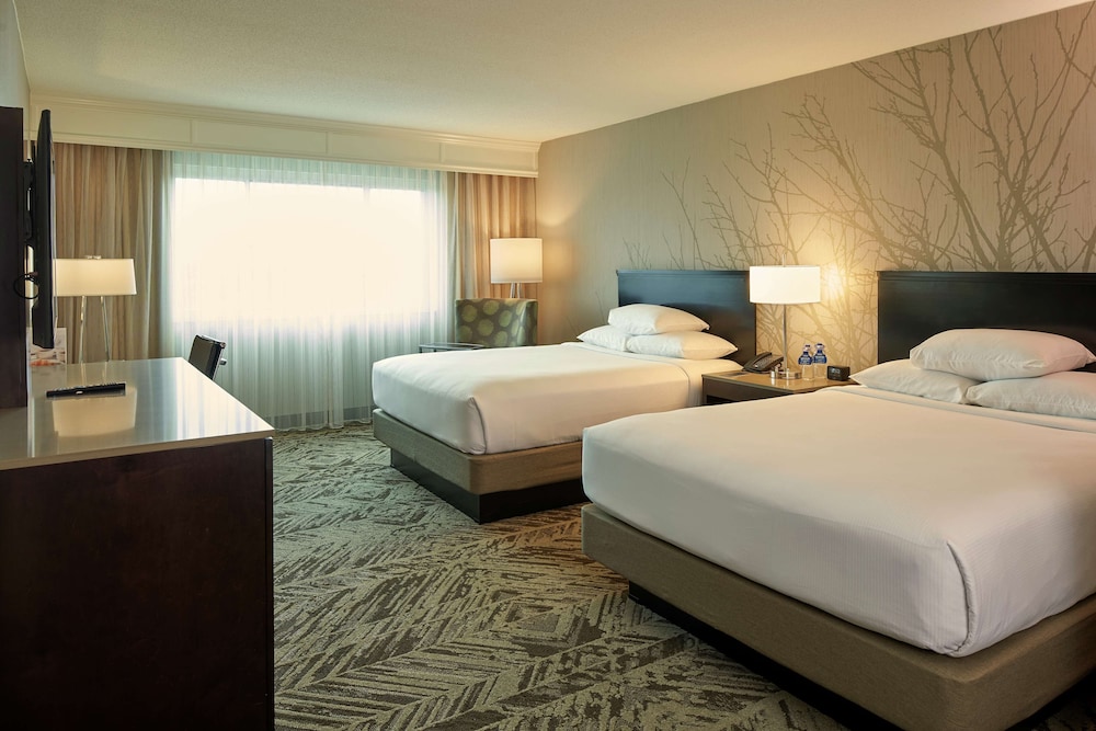 Hilton Cincinnati Airport - photo 10