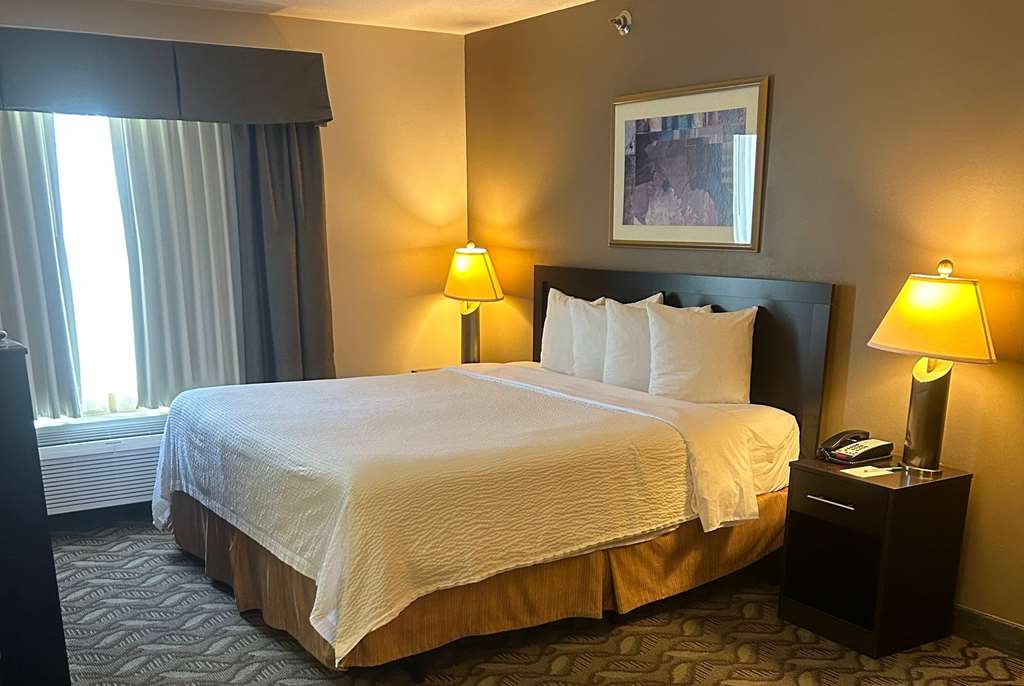 Wyndham Garden Madison Fitchburg - photo 13