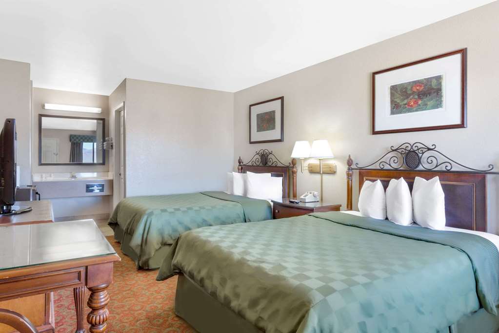 Days Inn by Wyndham Kingman East - photo 8