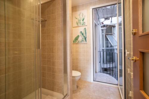 41par1022 Luminous Apartment in Sant Antoni — 4-Star Luxury Hotel in Barcelona, Spain