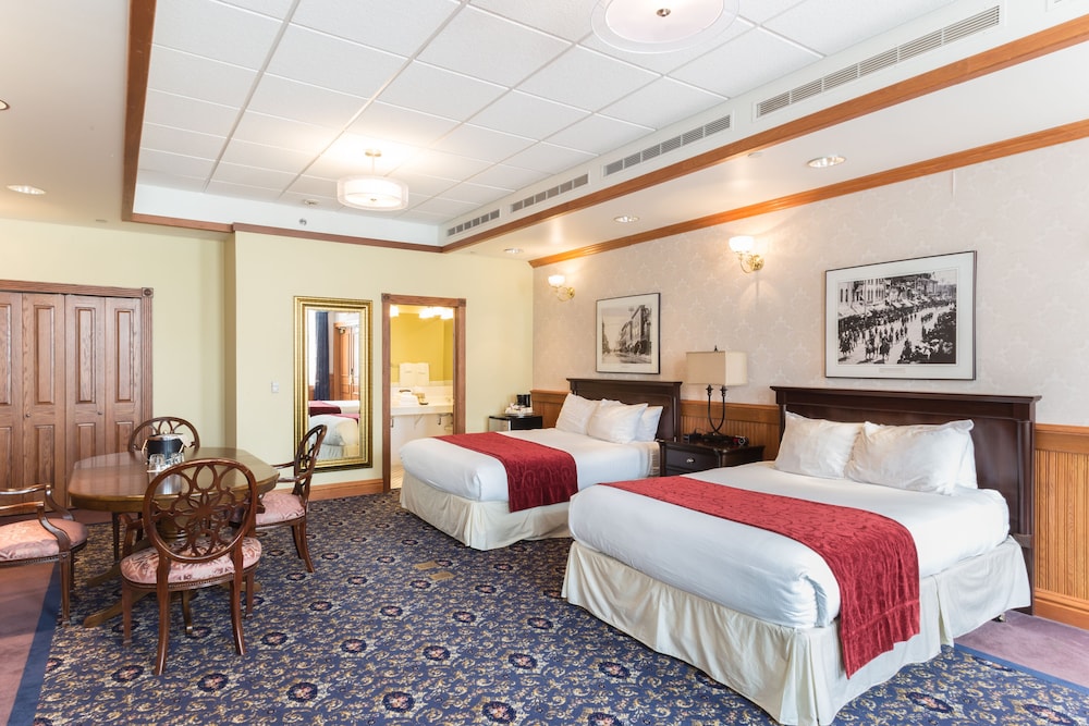 Hotel Winneshiek - photo 14