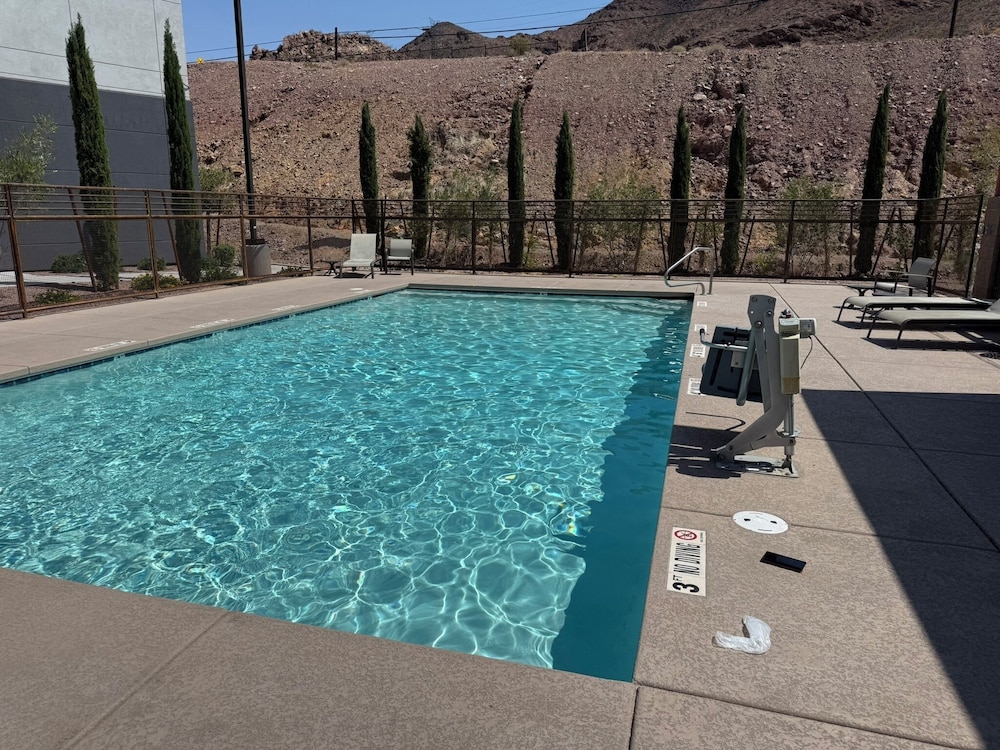 Holiday Inn Express & Suites Henderson South Boulder City by IHG - photo 12