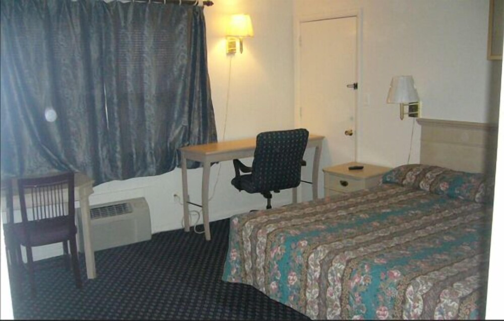 Surrey Motel - photo 4