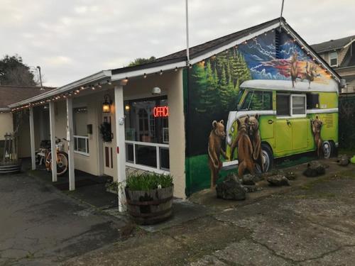 Itty Bitty Inn - photo 6