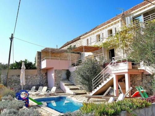 Villa Tony Five Bedroom Villa with Terrace Swimming Pool and Sea View