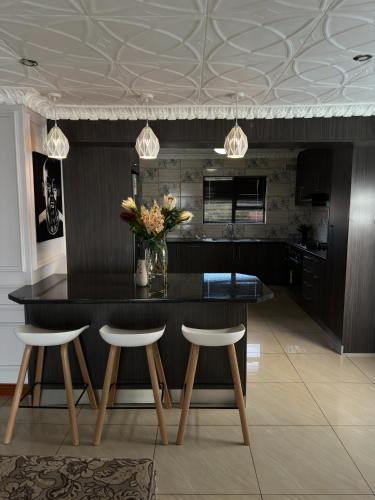 Luxurious 4 bedroom Family Home