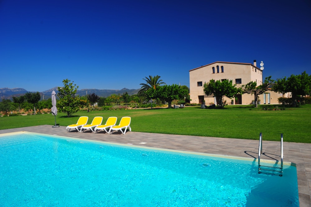 Mas Montbrio Belvedere — 4-Star Luxury Hotel in Cambrils, Spain
