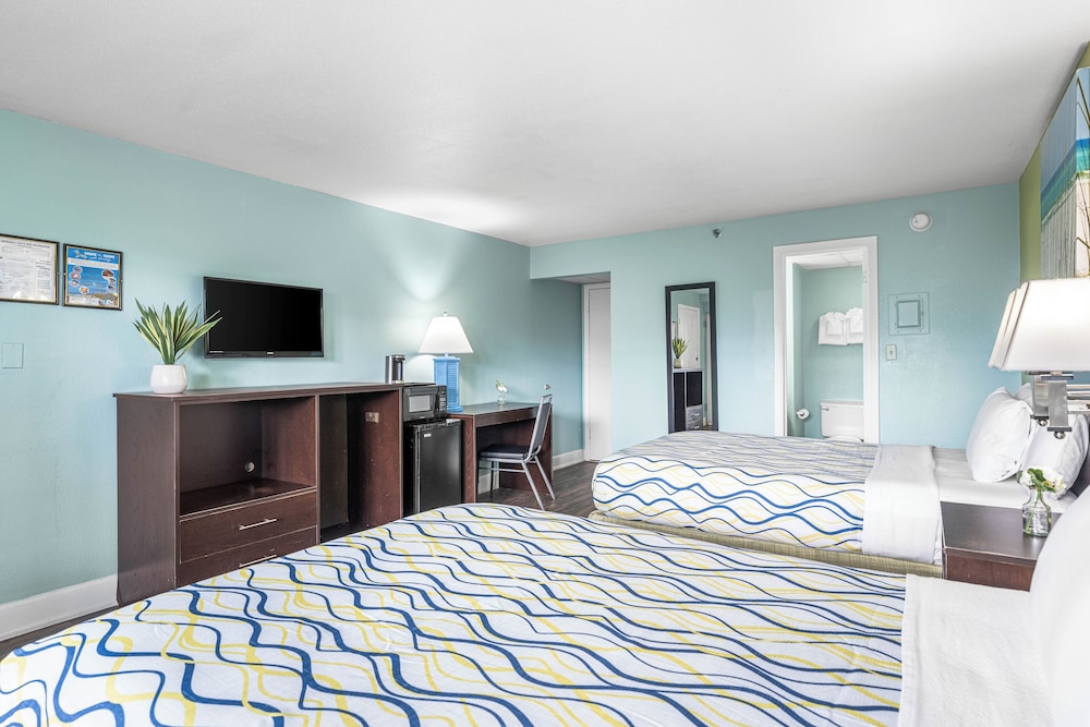 Boardwalk Beach Hotel - photo 47