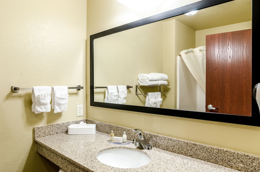 Cobblestone Inn & Suites Kersey - photo 20