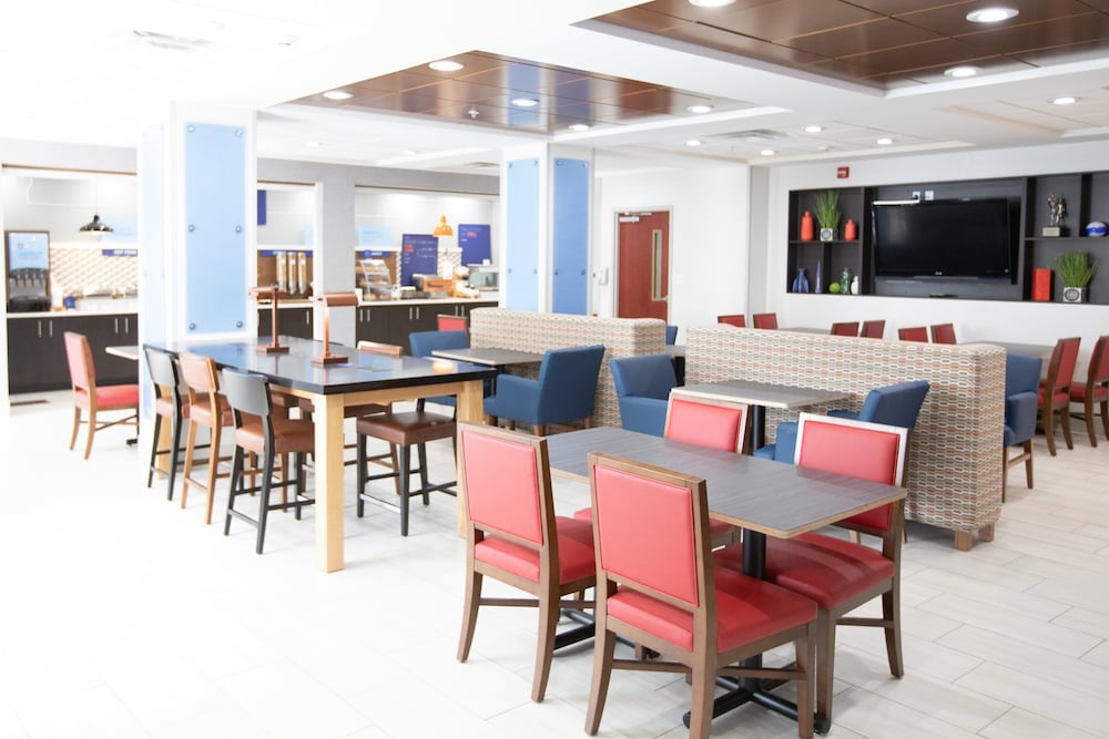 Holiday Inn Express & Suites Knoxville Farragut by IHG - photo 62
