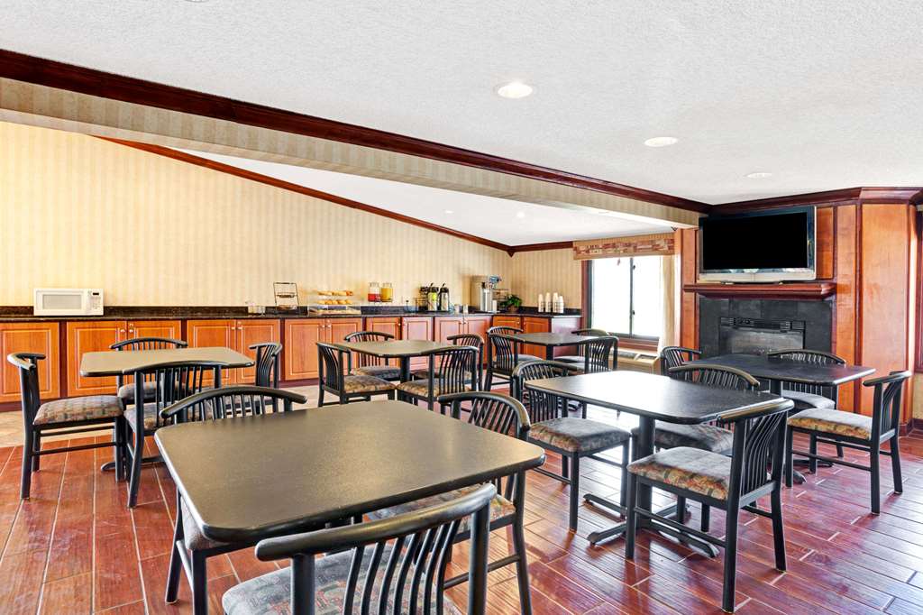 Knights Inn Madison Heights - photo 15