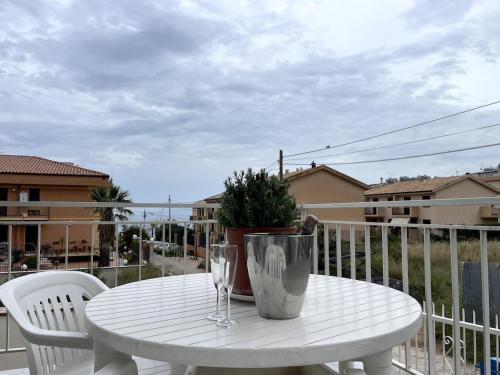 Casa Vacanze Villa Lena — 4-Star Luxury Hotel in Santa Flavia, Italy
