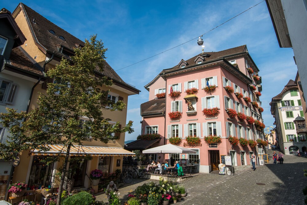 Hotel Sonne — hotel in Bremgarten