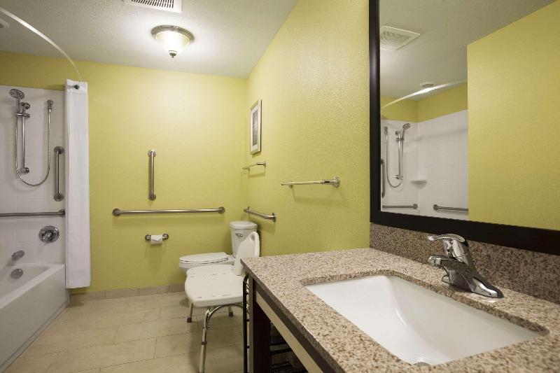 Sleep Inn & Suites Altoona North - photo 16