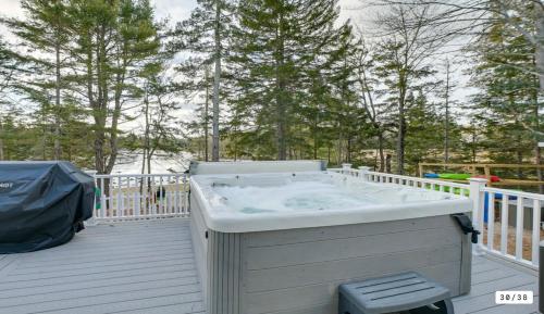 5BR Waterfront Hot Tub Kids Playscape Pets Family Compound in Gouldsboro, United States