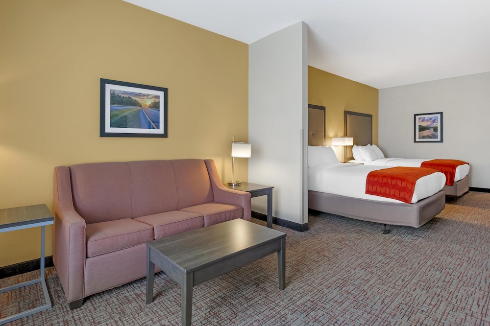 B W Plus Elizabethtown Inn & Suites - photo 27