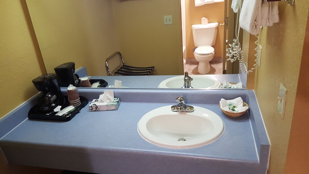 Kc Motel - photo 11