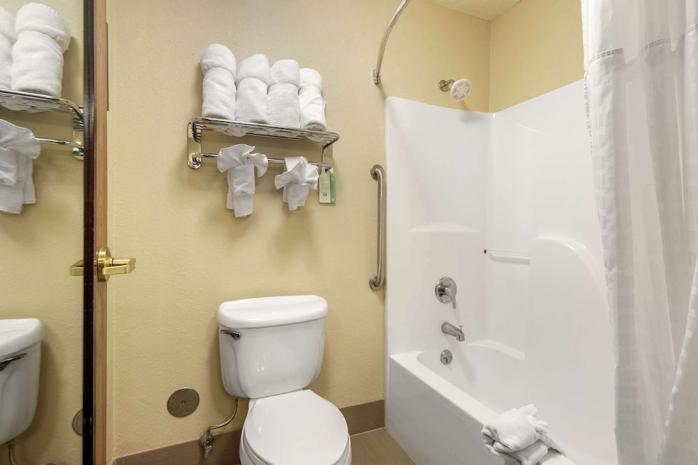 Comfort Inn & Suites Pittsburg KS - photo 26