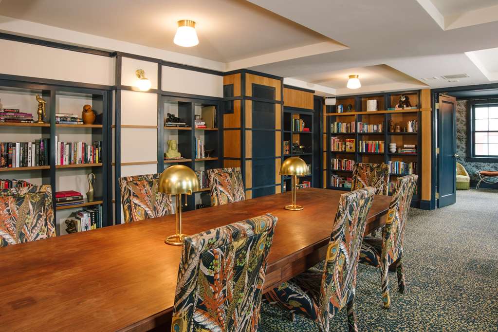 Hotel Clermont - photo 36