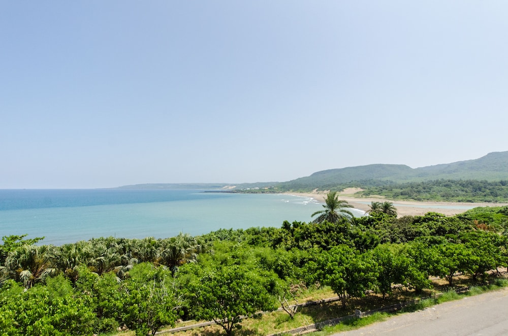 Yellow Submarine - last minute hotel in Hengchun
