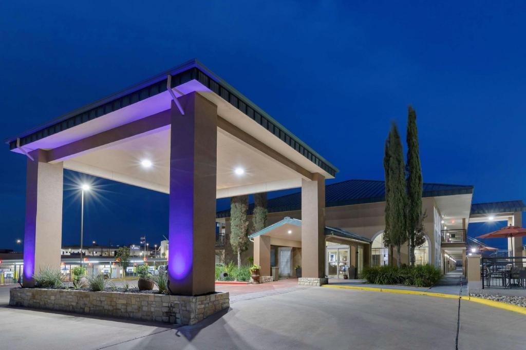 Marble Falls Inn - photo 16