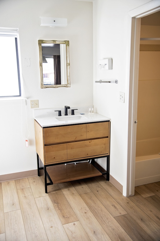 The Virginian Motel - photo 19