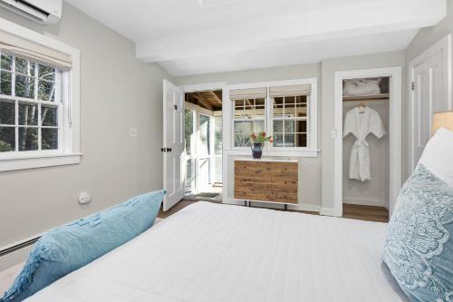 Lamberts Cove Inn - photo 65
