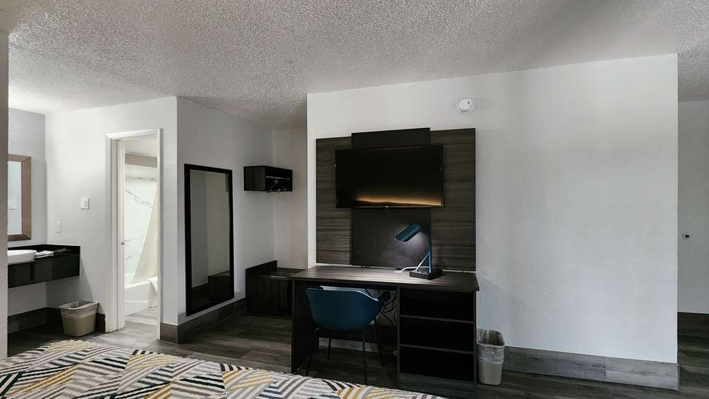 Motel 6 Houston TX Medical Center NRG Stadium - photo 28