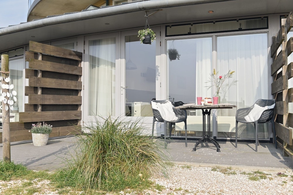 De Duynsuites — 4-Star Luxury Hotel in Callantsoog, Netherlands