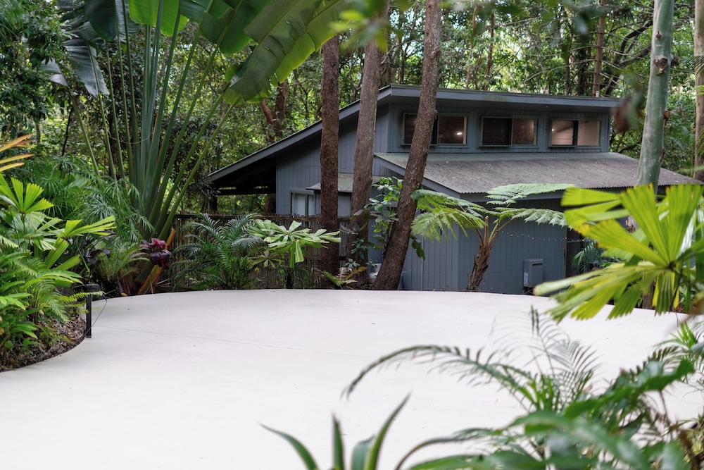 Hunchy Hideaway — Montville