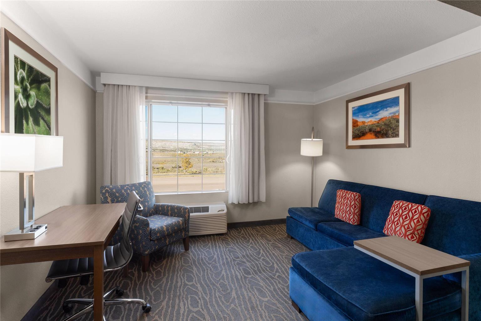 La Quinta Inn & Suites by Wyndham Gallup - photo 52
