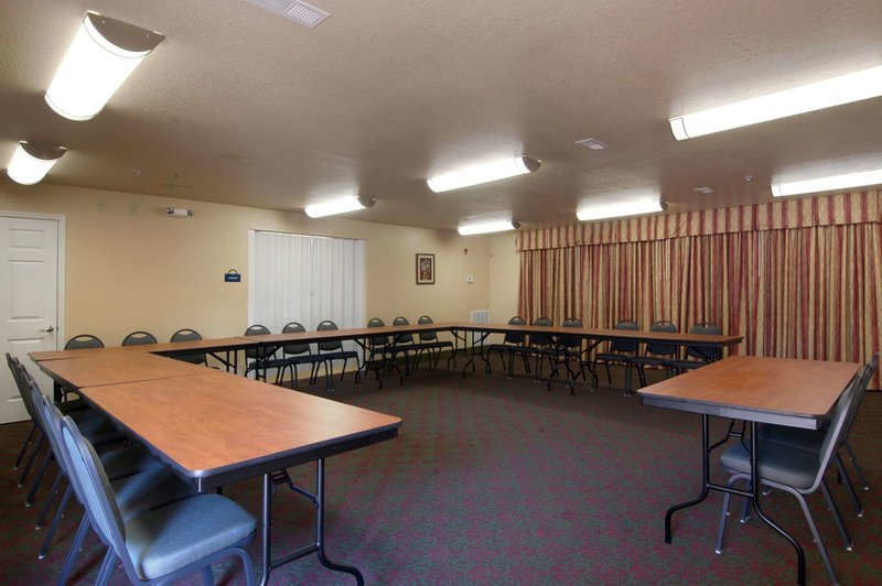 Days Inn by Wyndham Centre - photo 19