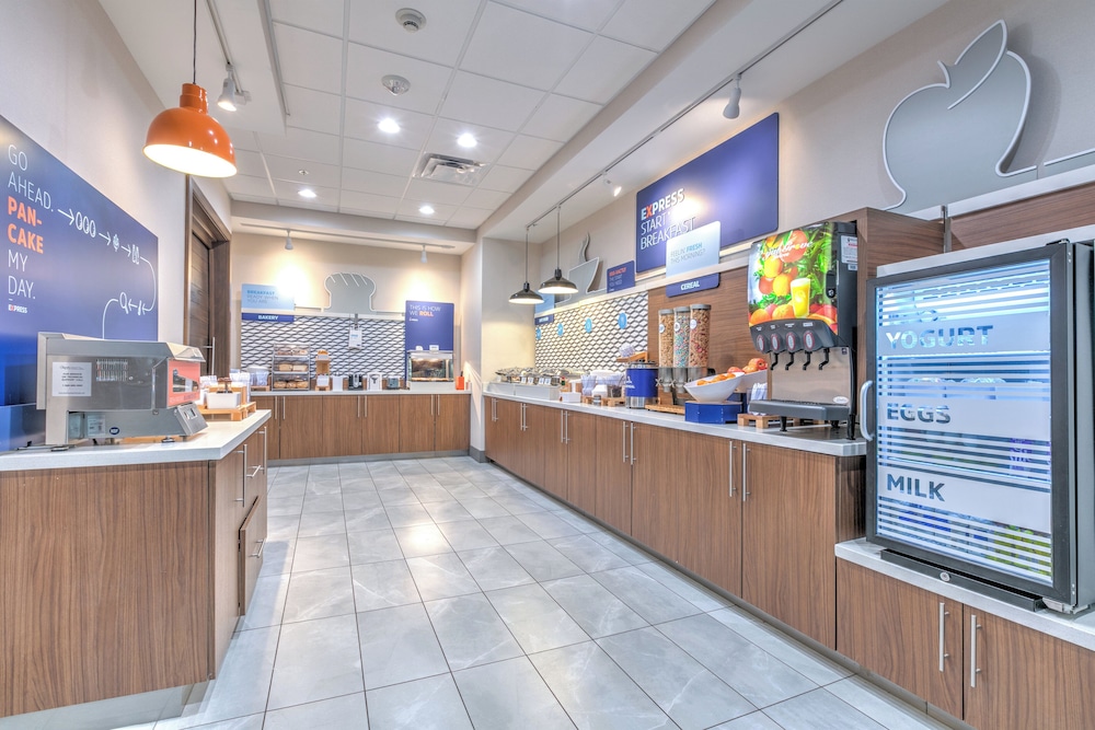 Holiday Inn Express & Suites Dallas Plano North by IHG - photo 44