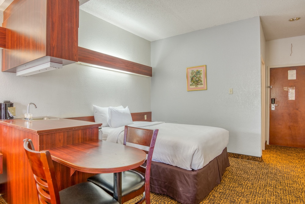 Trident Inn & Suites Baton Rouge - photo 17