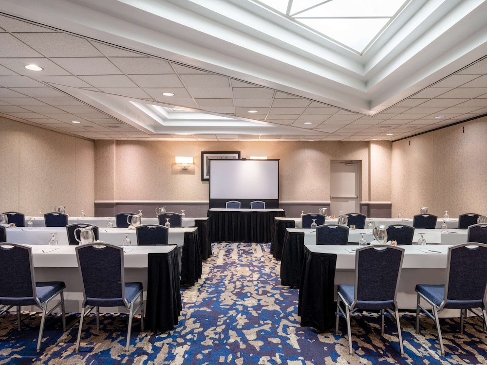Embassy Suites by Hilton Baltimore Hunt Valley - photo 41