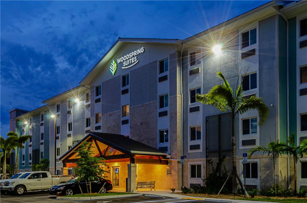 WoodSpring Suites Naples East - photo 5