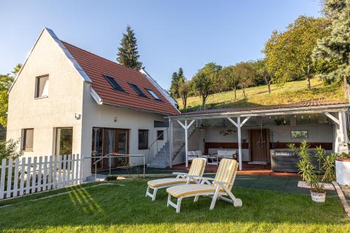 Nemes Dűlő Vendégház - carbon neutral hotel in Unknown City
