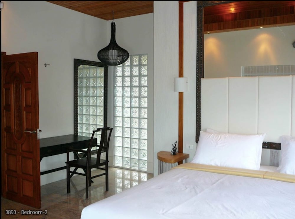 5 Bedroom Seaview Villa Tongson Bay — 4-Star Luxury Hotel in Koh Samui, Thailand