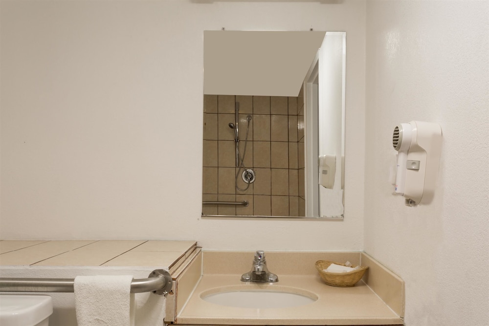 Motel 6 San Diego CA Southbay - photo 27
