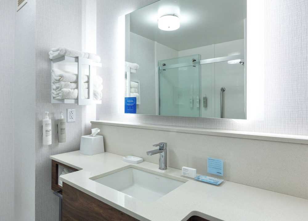 Hampton Inn Norfolk - photo 13