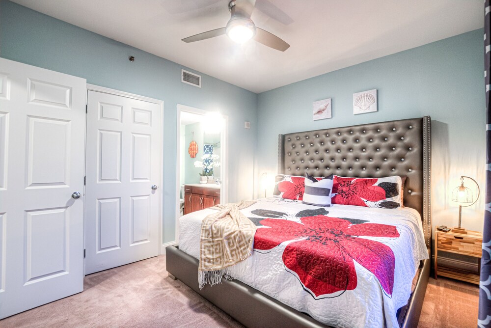 Laketown Wharf Resort by Aneliya's Rentals - photo 166