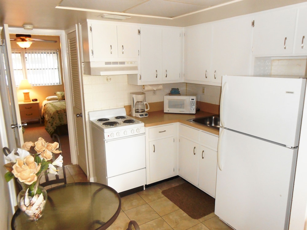 Hideaway Waterfront Resort & Hotel - photo 20