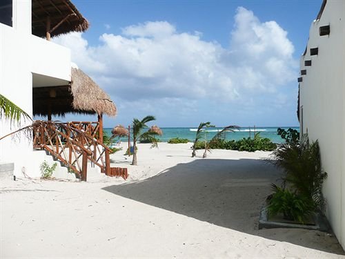 Almaplena Eco Beach Resort in Chetumal, Mexico