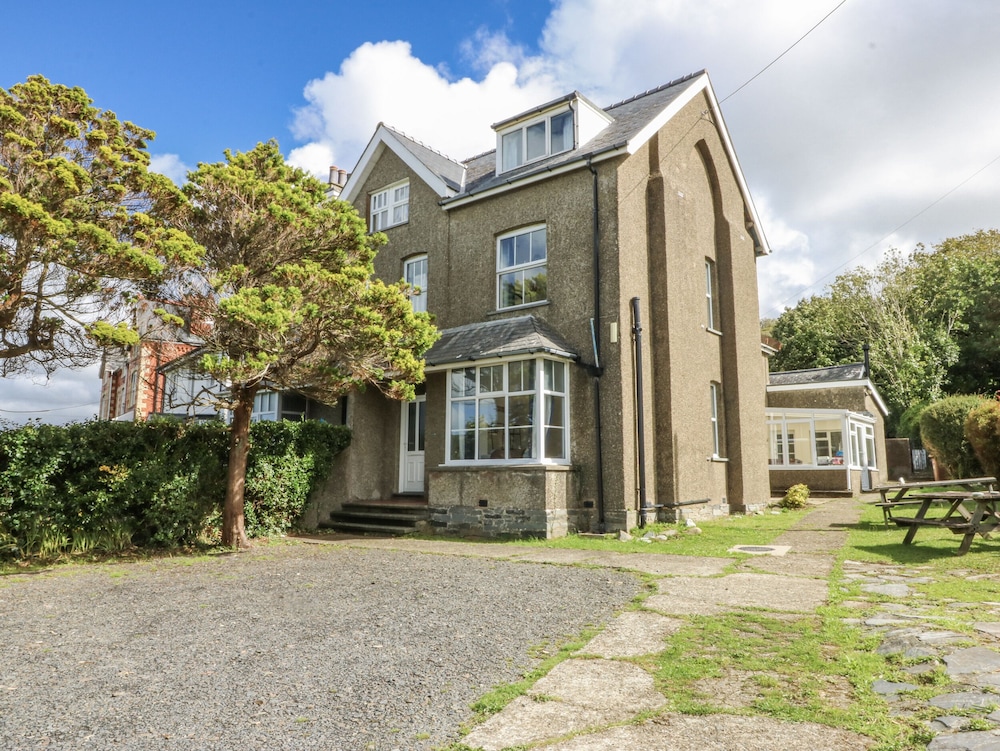 Tawelfan in Unknown City, United Kingdom