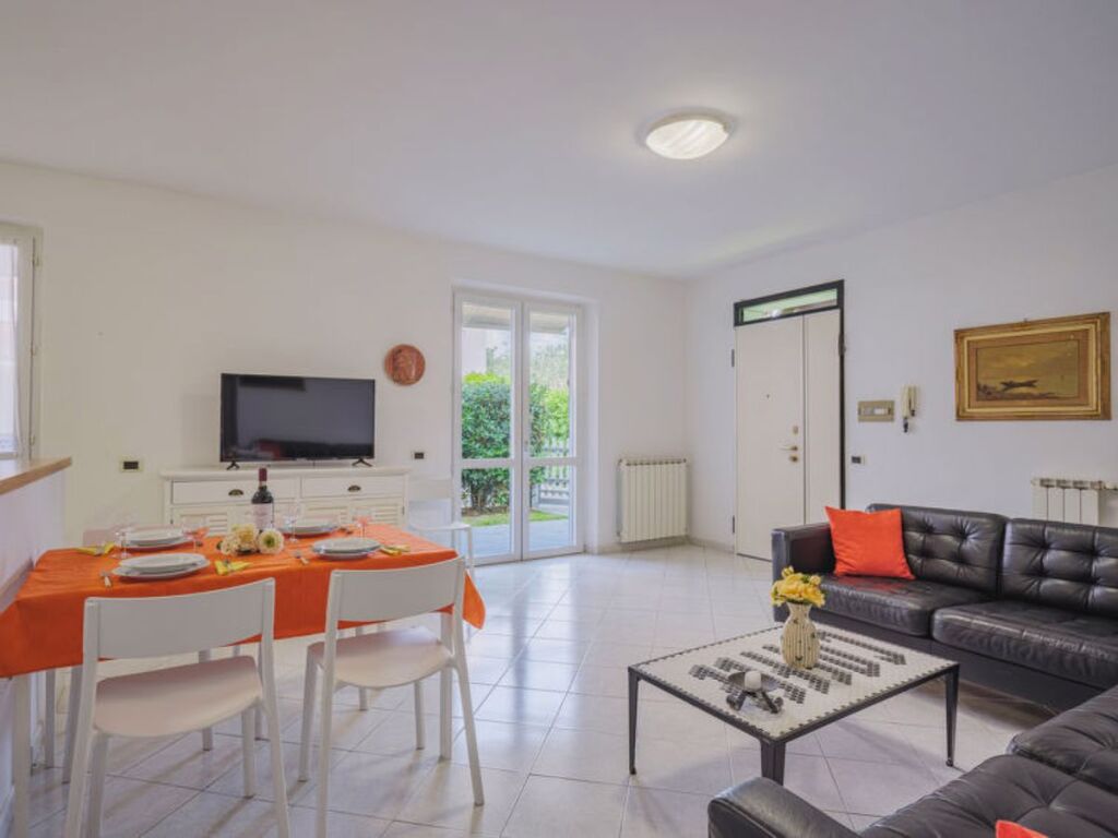 Holiday Home Lucerna Due 3 by Interhome — 4-Star Luxury Hotel in Ameglia, Italy